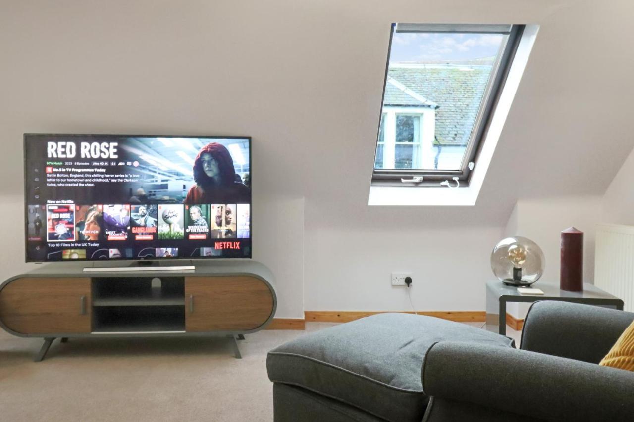 Whinstone Holiday Home In Falkland - Sleeps 8 Экстерьер фото