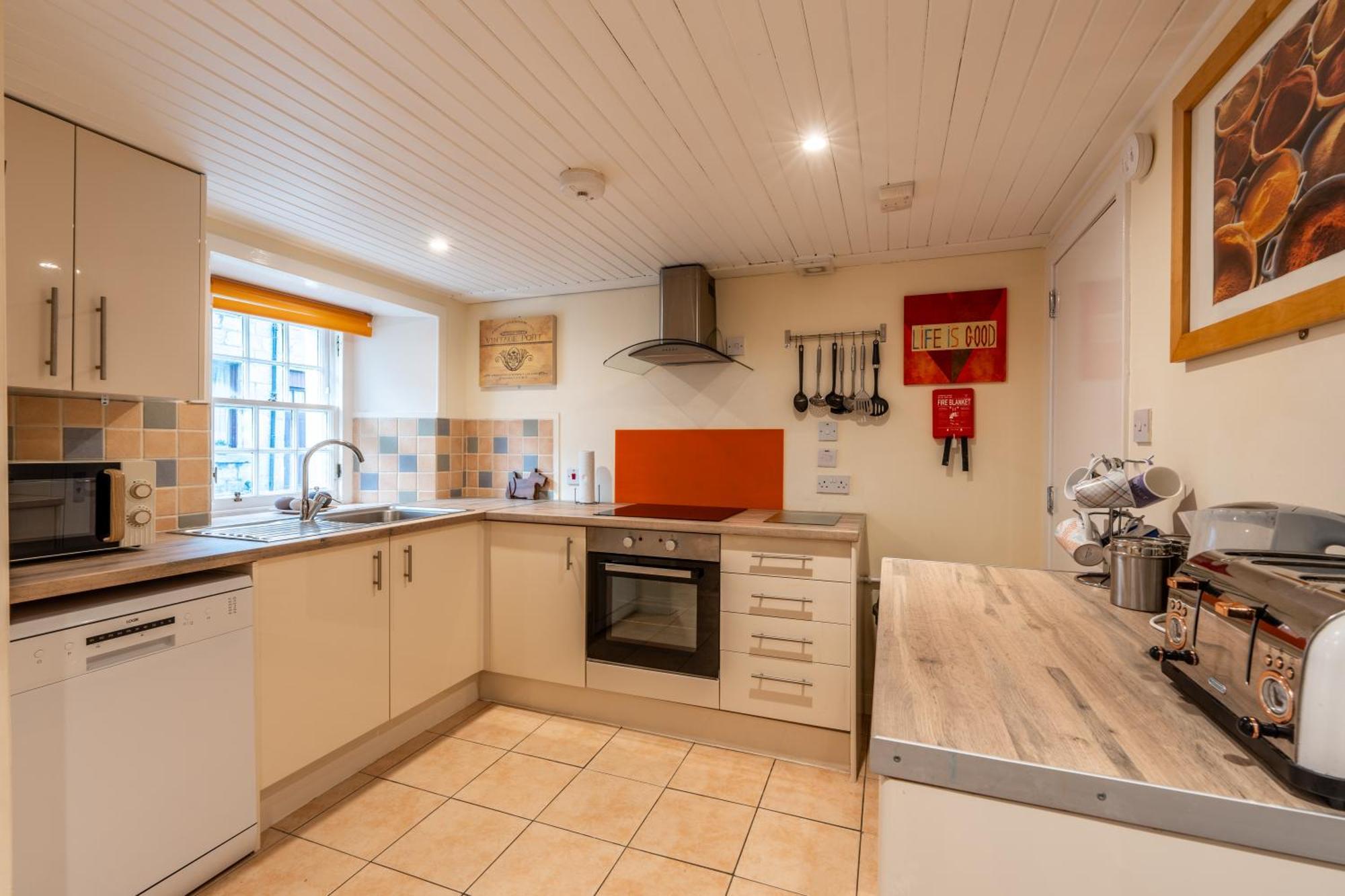 Whinstone Holiday Home In Falkland - Sleeps 8 Экстерьер фото