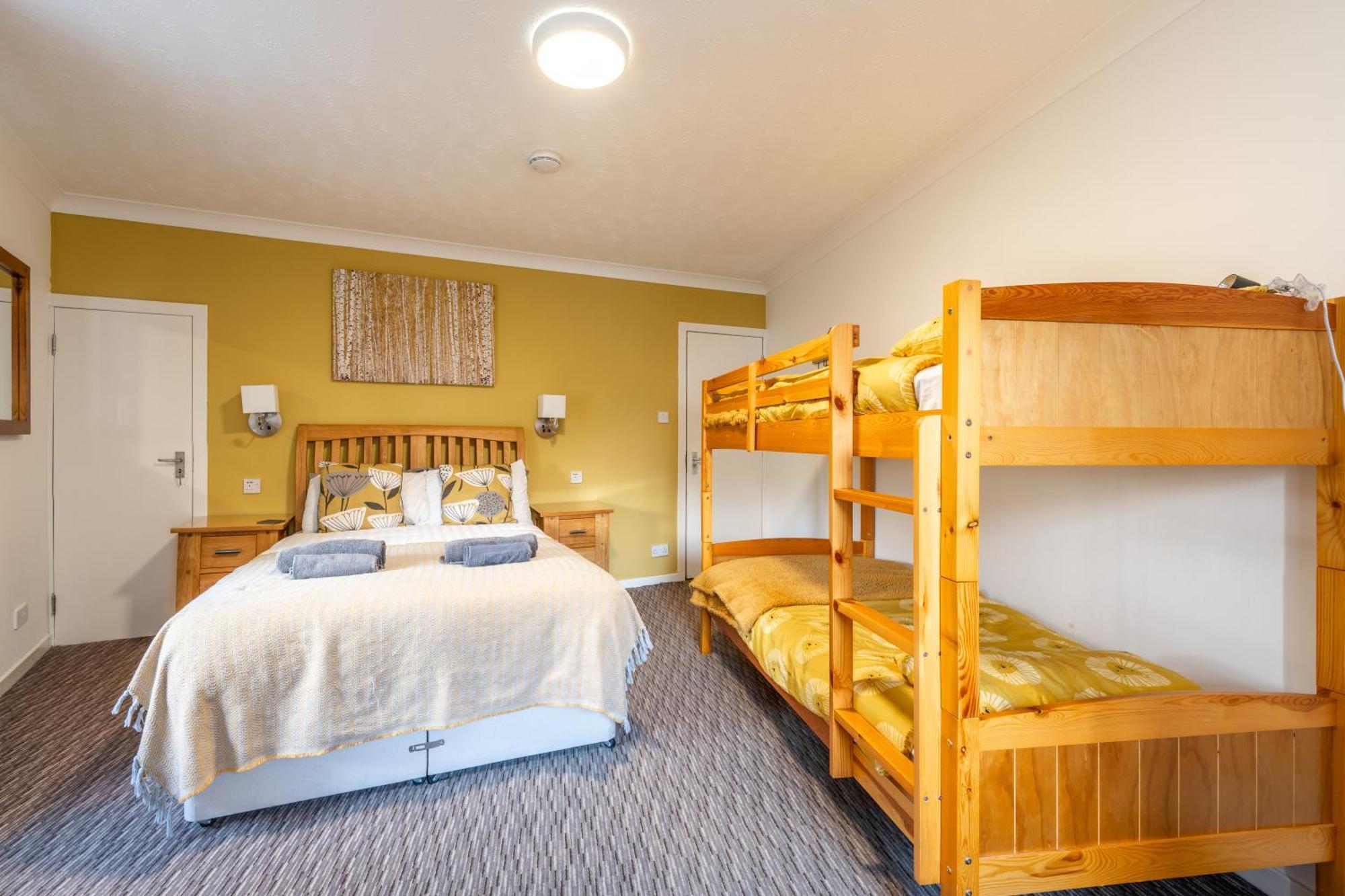 Whinstone Holiday Home In Falkland - Sleeps 8 Экстерьер фото